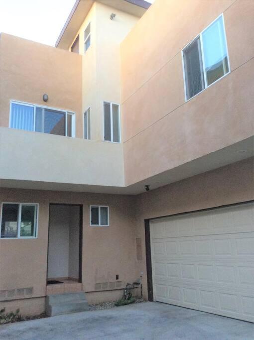 4 Bedrooms & 2.5 Bathrooms In La Los Angeles Eksteriør bilde