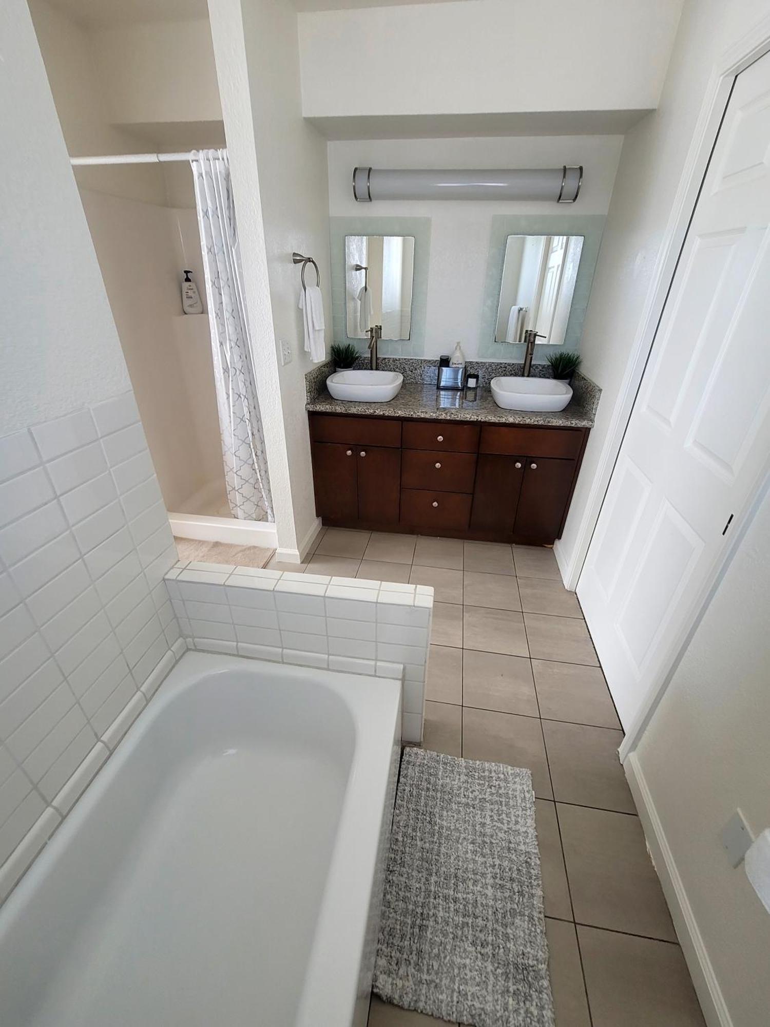 4 Bedrooms & 2.5 Bathrooms In La Los Angeles Eksteriør bilde