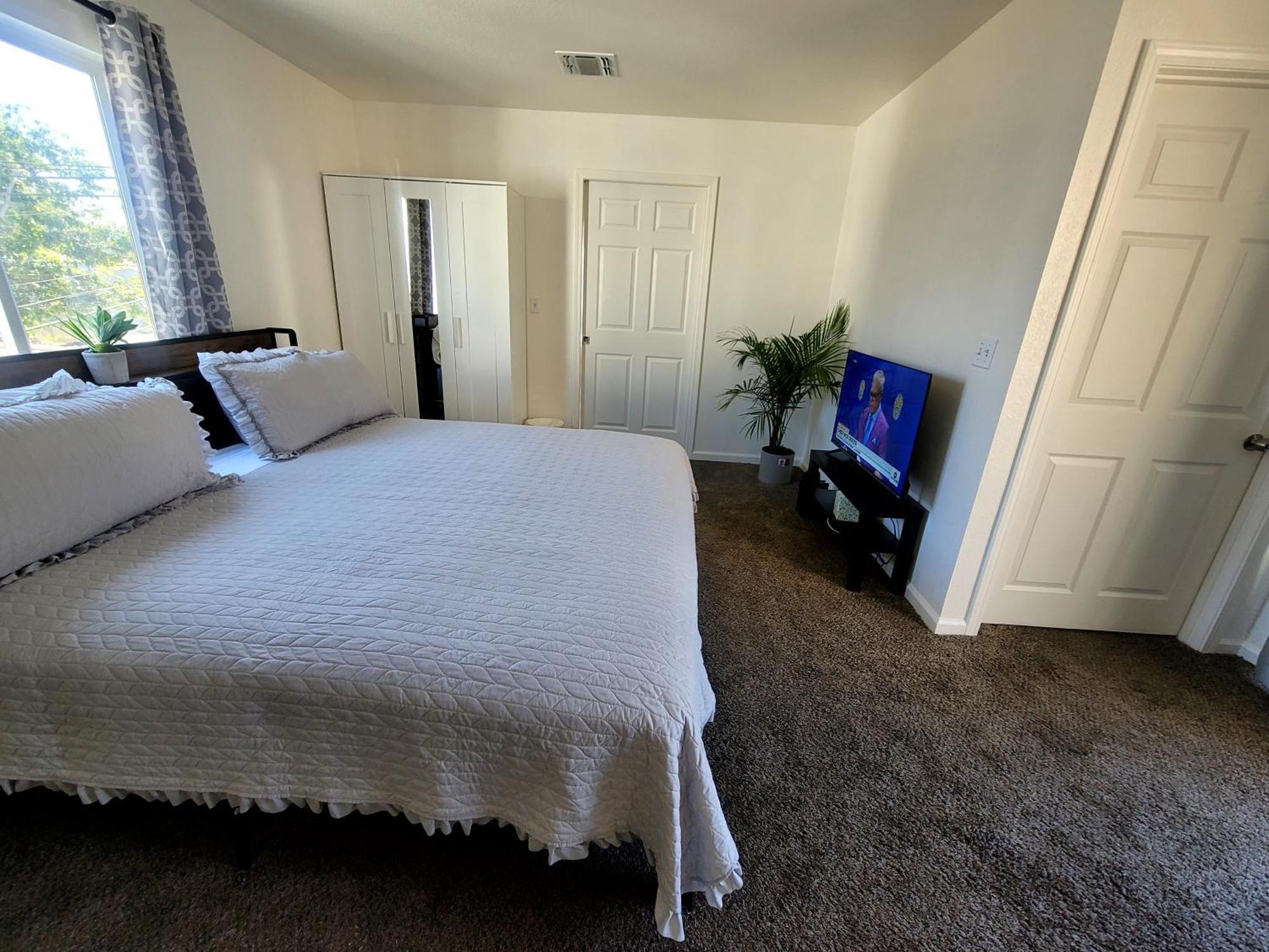 4 Bedrooms & 2.5 Bathrooms In La Los Angeles Eksteriør bilde